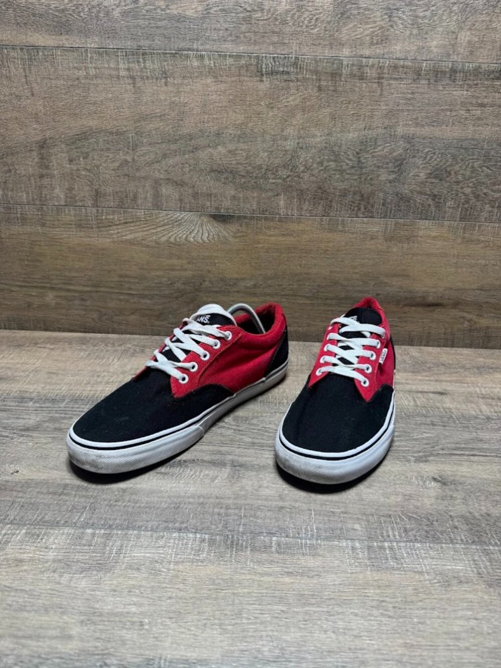 Vans Off The Wall Atwood Black/Red Canvas Sneaker Men's Size 11.5